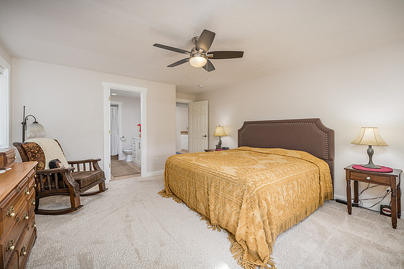 1835 NW Grandview Dr-17