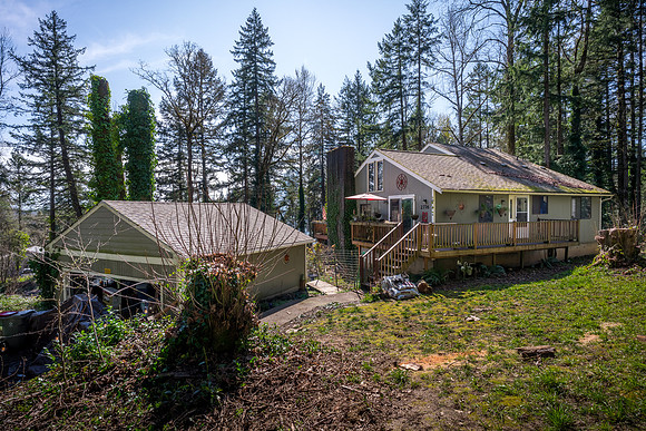 2776 NW Pineview Dr-1