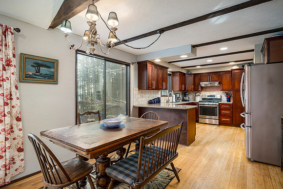 2776 NW Pineview Dr-9
