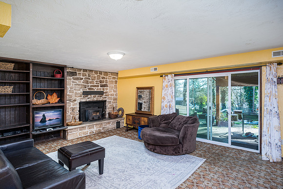 2776 NW Pineview Dr-17