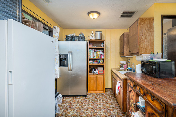 2776 NW Pineview Dr-20