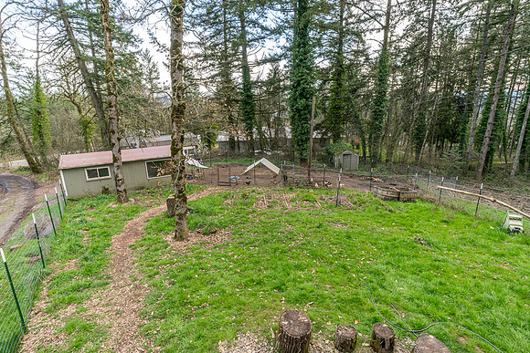 2776 NW Pineview Dr-26