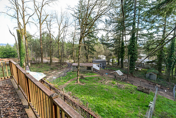 2776 NW Pineview Dr-27