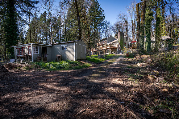 2776 NW Pineview Dr-31