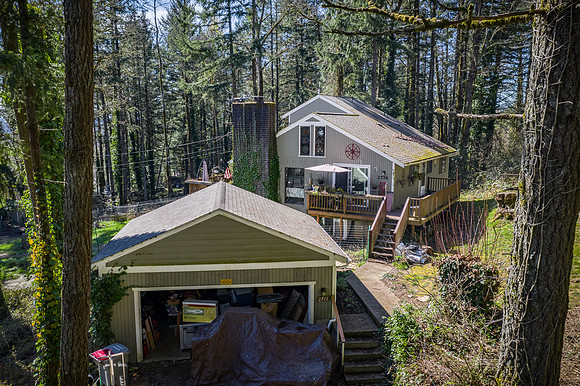 2776 NW Pineview Dr-36