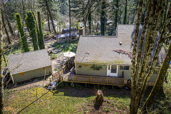 2776 NW Pineview Dr-38