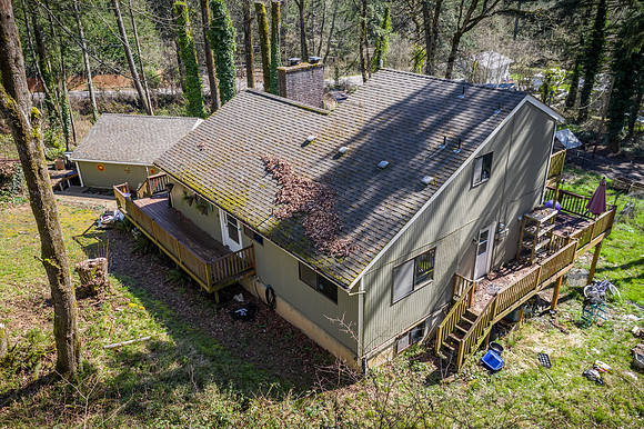 2776 NW Pineview Dr-39