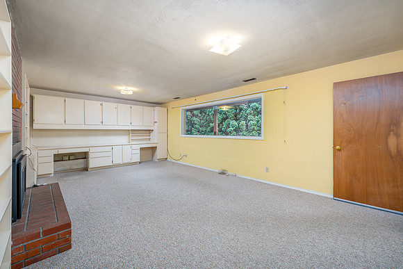 2660 SW Deamond Dr-17