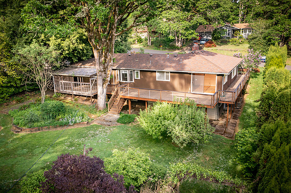 2660 SW Deamond Dr-33