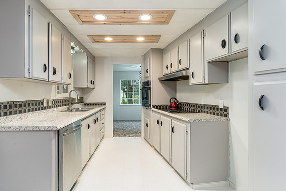 5050 Columbus St SE - 204-9