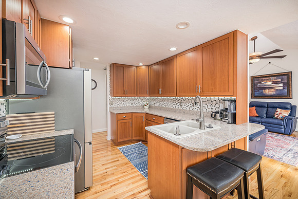 1835 NW Grandview Dr-14