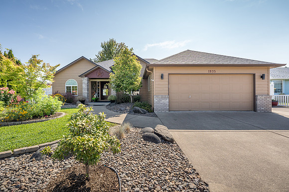 1835 NW Grandview Dr-1