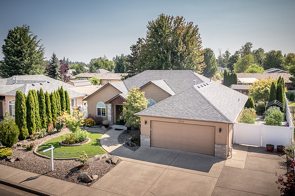 1835 NW Grandview Dr-36