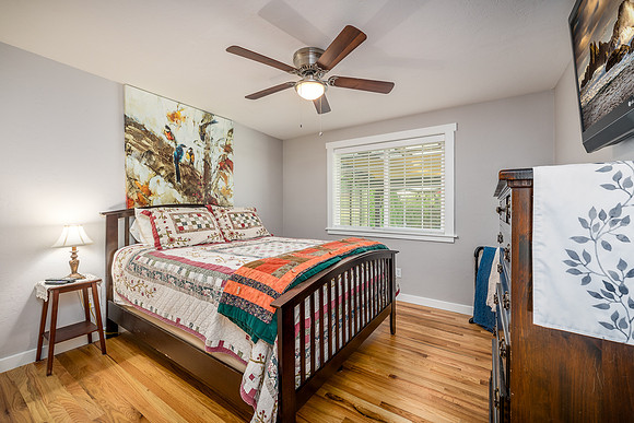 1835 NW Grandview Dr-20