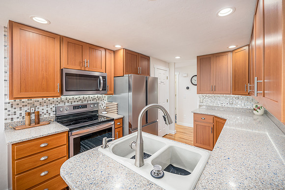 1835 NW Grandview Dr-13