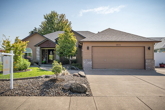 1835 NW Grandview Dr-2
