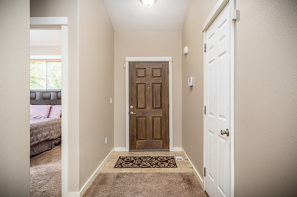 768 NE Trinity St-6